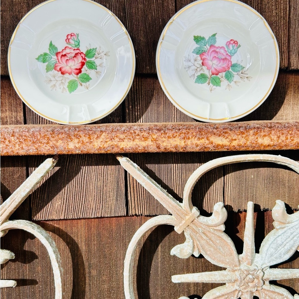 Set of 2 Vintage Wedgwood English Bone China Peony Floral Charnwood Ashtrays. - Picture 8 of 11